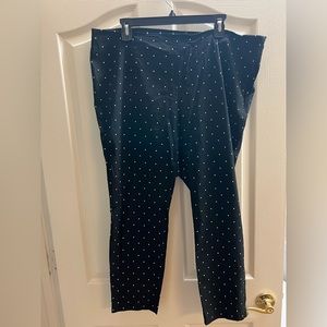 Black and white dots crop slacks